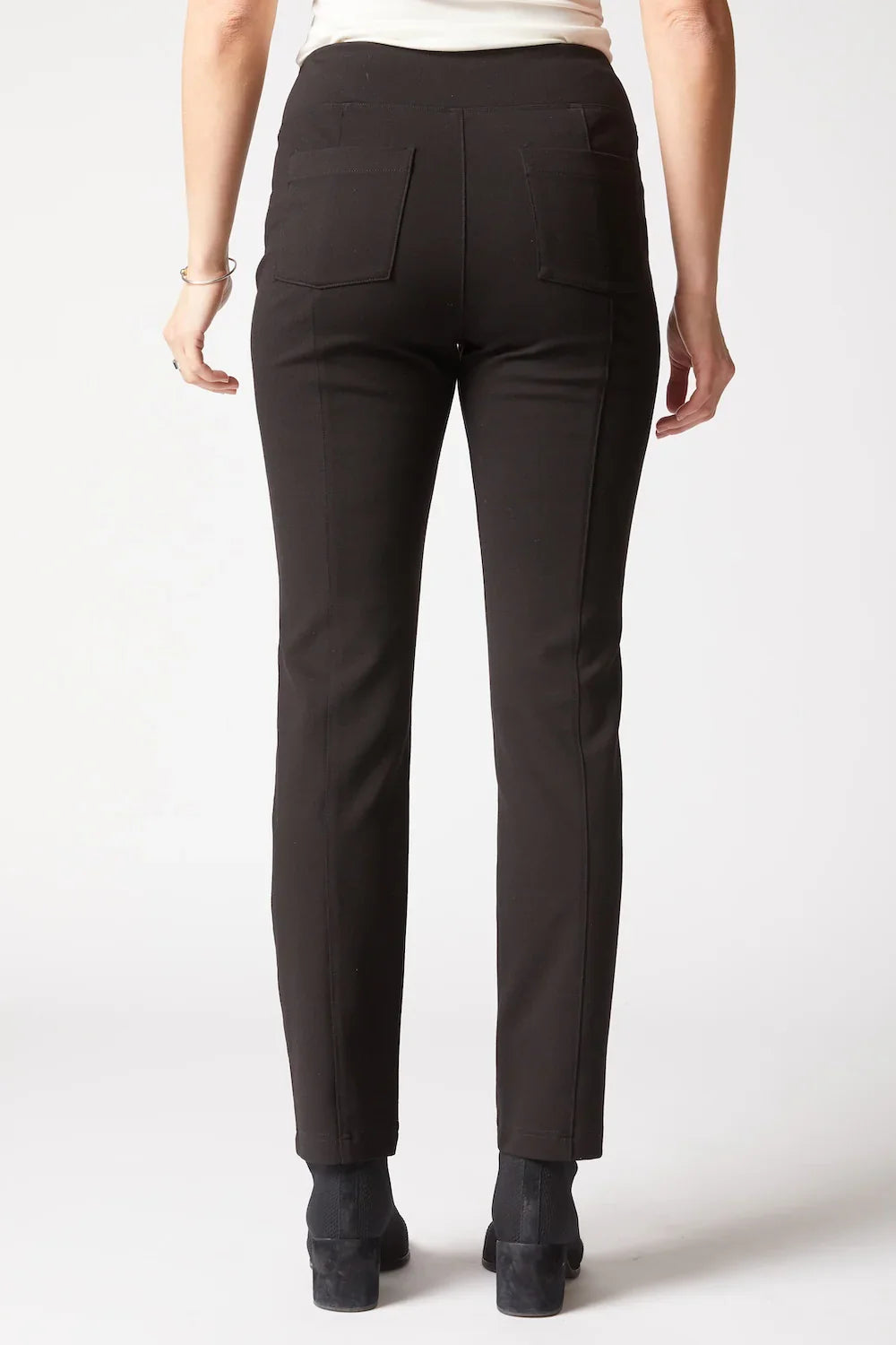 Shop women's clothing and wearable art at Victoria Susan in Camden, SC.
