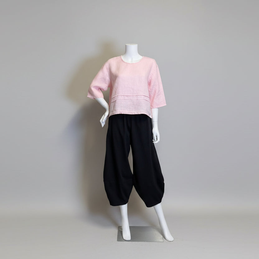 Shop women's clothes and wearable art at Victoria Susan in Camden, SC.