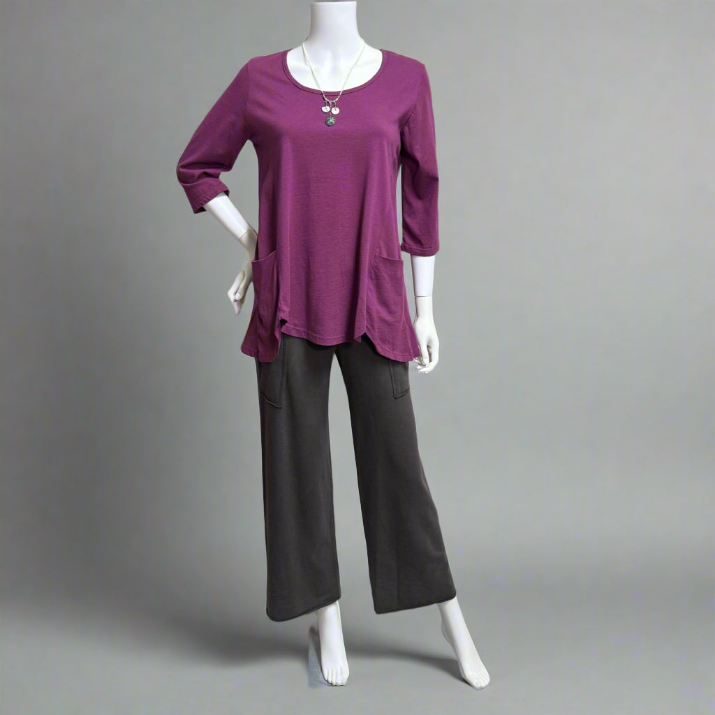 Victoria Susan Wearable Art is a ladies clothing boutique in Downtown Camden, SC.