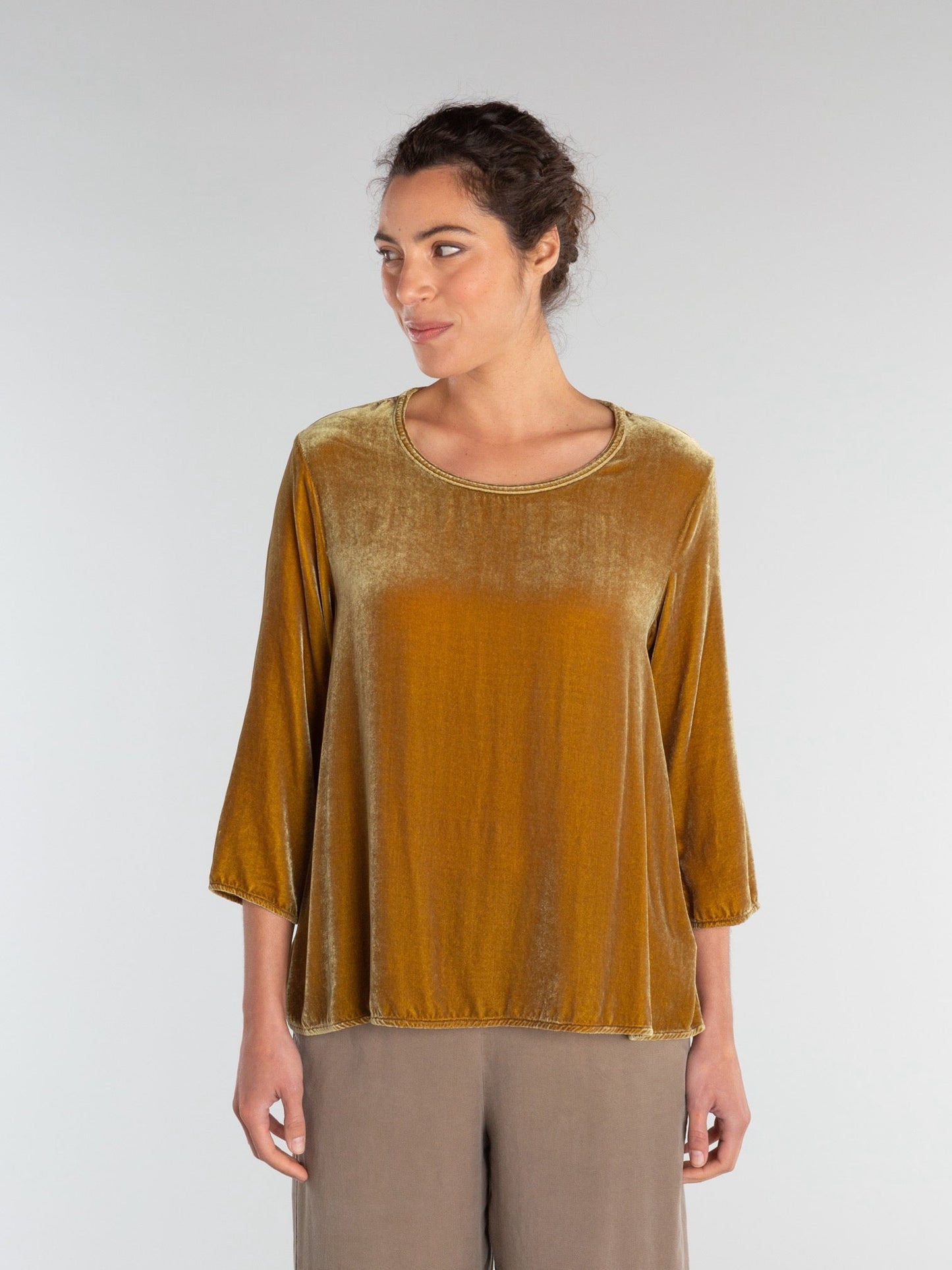 Shop women's clothing and wearable art at Victoria Susan in Camden, SC. 