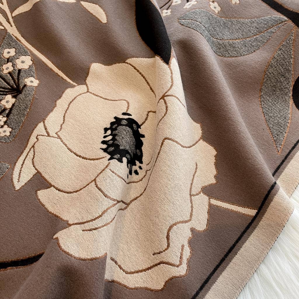 Garden Reversible Wrap in Gray & Black by Winding River