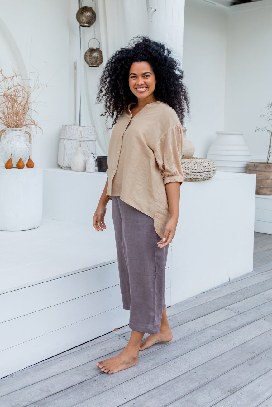 Capri Pants in Charcoal Raw Linen by KVL Limited Edition Collection. Kim Van Loo at Victoria Susan Wearable Art.