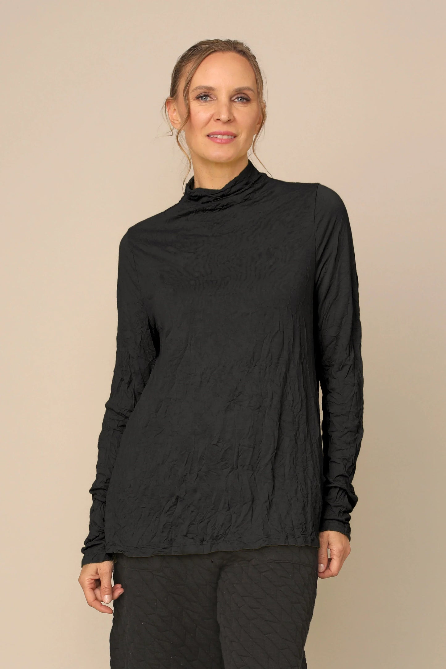 Brylee Mock Neck Top in Crinkle Jersey by Chalet et Ceci