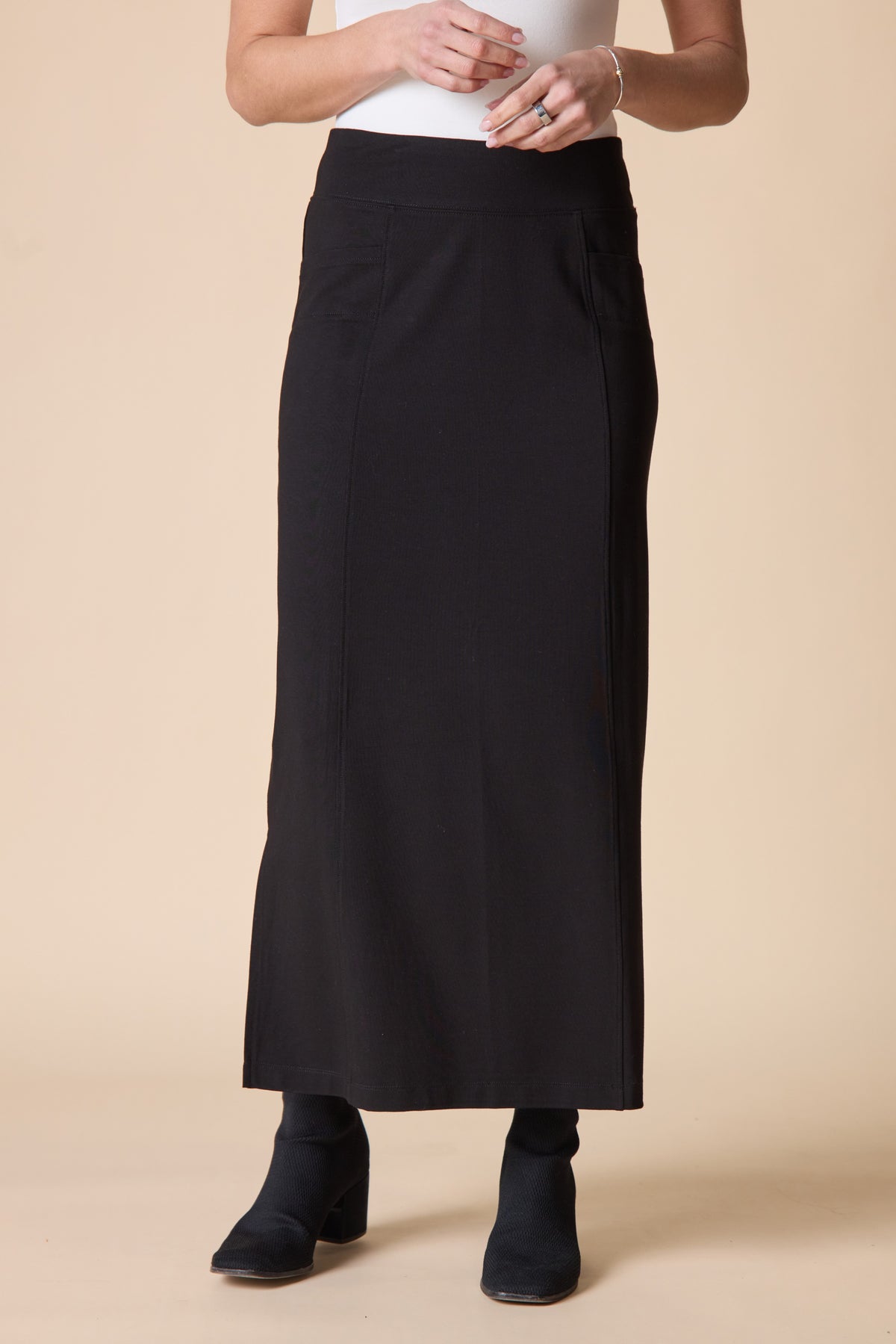 Core Travel Solid Straight Skirt by Habitat