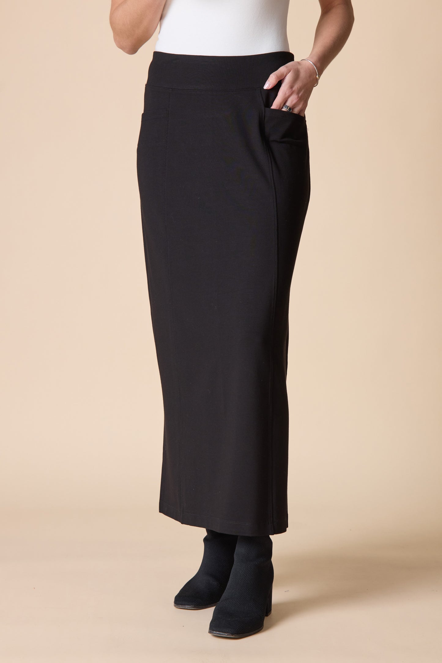 Core Travel Solid Straight Skirt by Habitat
