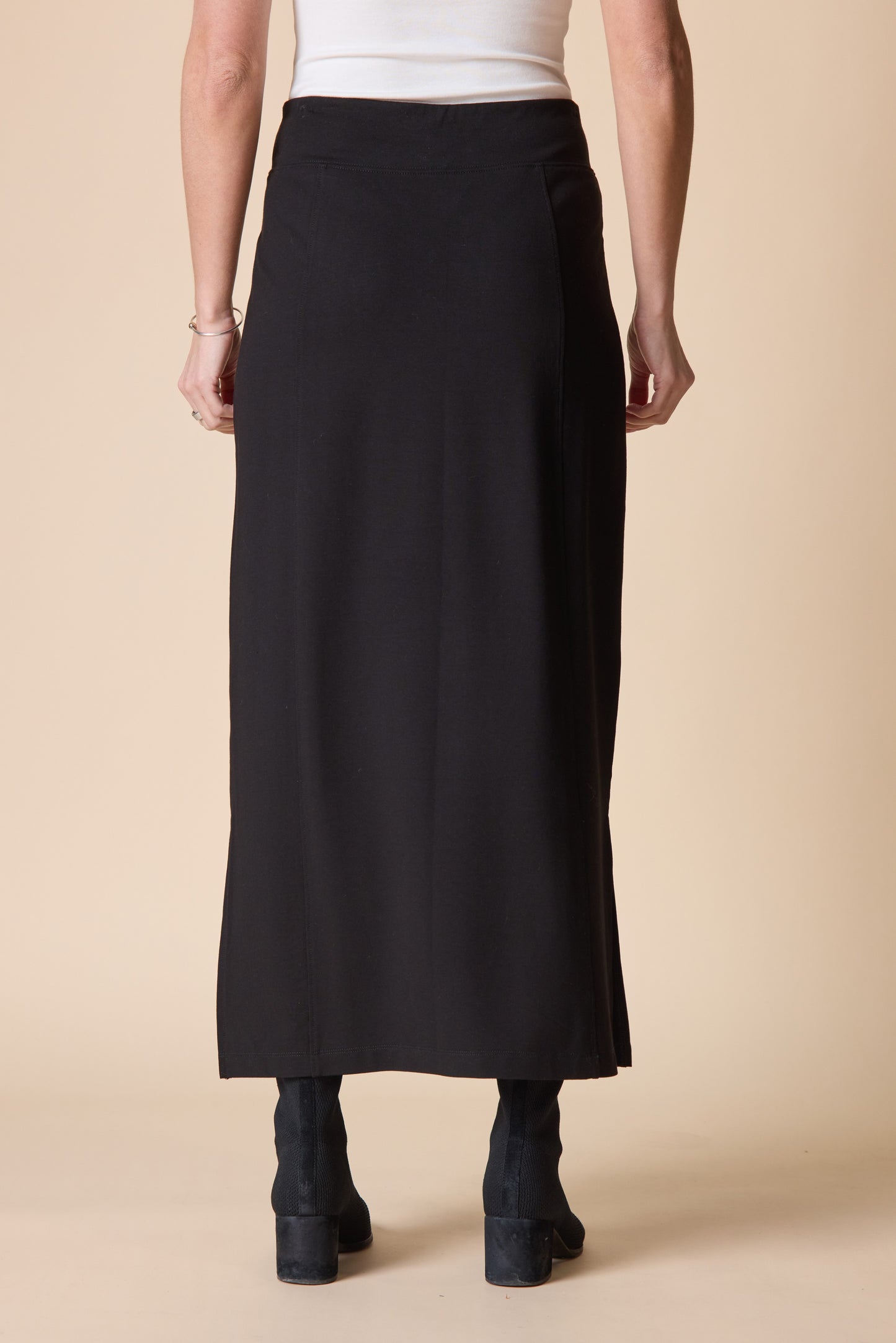 Core Travel Solid Straight Skirt by Habitat