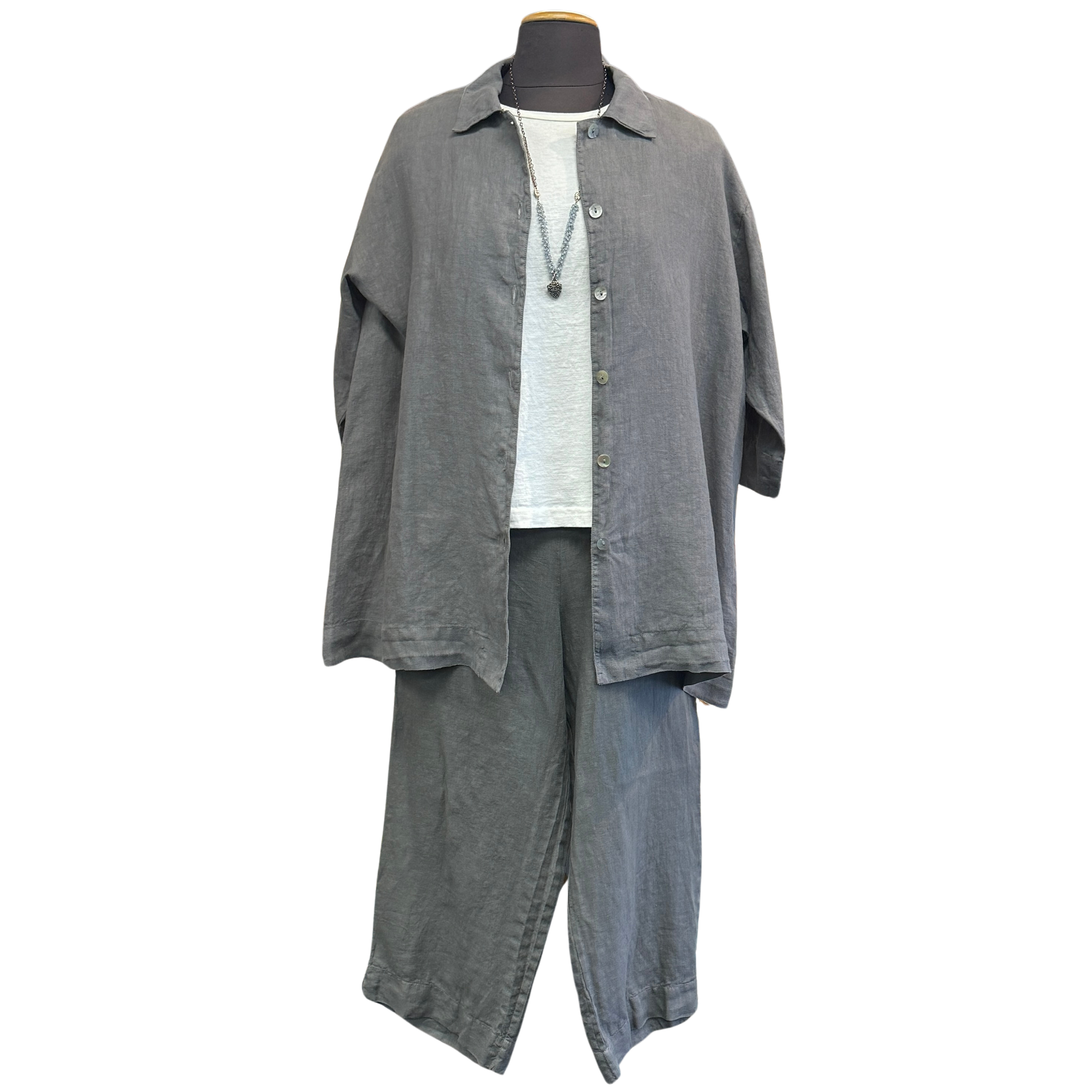 Bryn Walker Gordon in Light Linen Ladies Shirt. Available now at Victoria Susan Wearable Art.Victoria Susan Wearable Art is proud to carry USA Made Bryn Walker.  Bryn Walker designs are for women who demand comfort, quality and easy sophistication. Clothing for Travel. Linen Shirt. Linen Pants. Clothing for Women. Clothing for Ladies. Clothing for Petites. Clothing for Plus. Victoria Susan in Downtown Camden SC. 