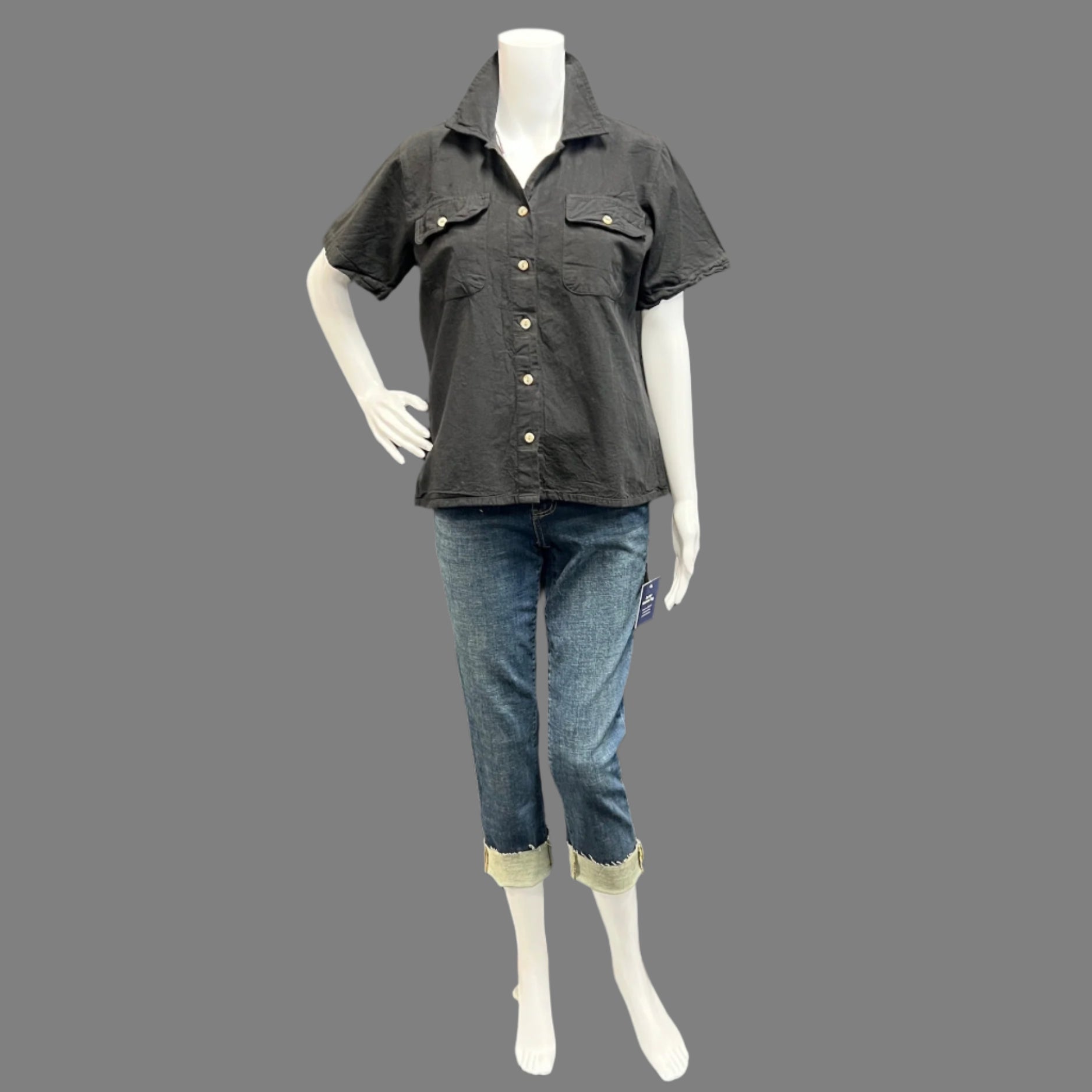 Shop women's clothing and wearable art at Victoria Susan in Camden, SC. 
