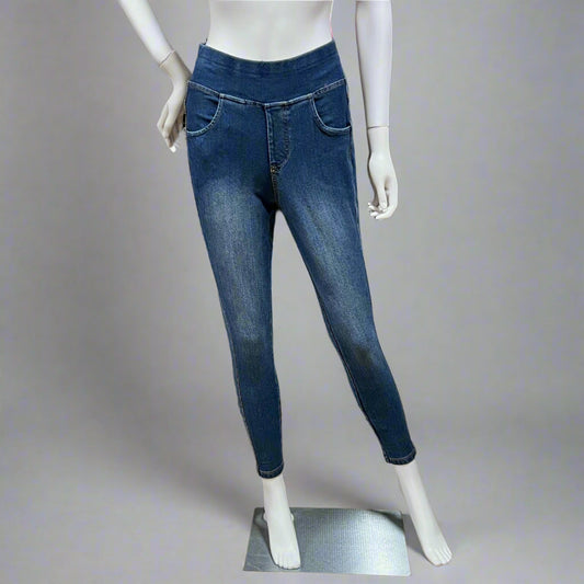 Victoria Susan Wearable Art is a women's clothing boutique in Camden, SC.