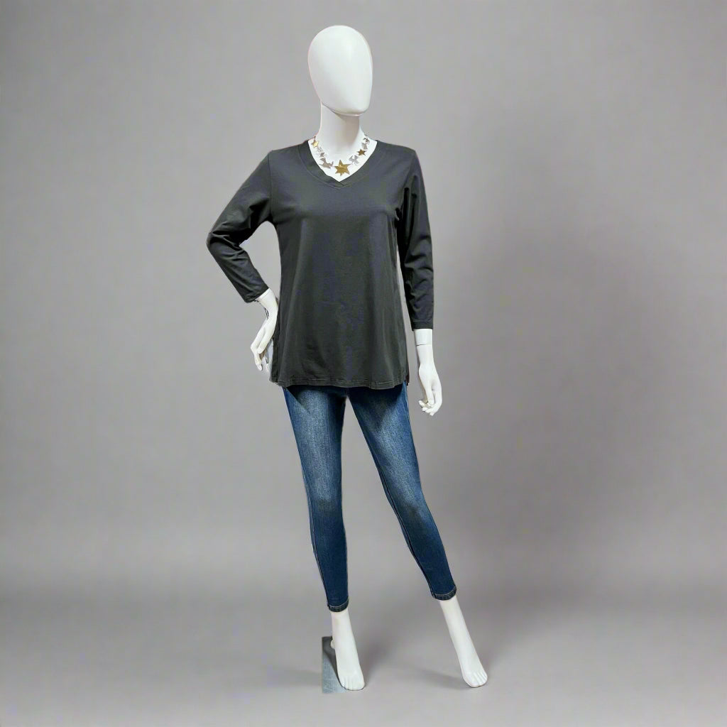 Victoria Susan Wearable Art is a women's clothing boutique in Camden, SC.
