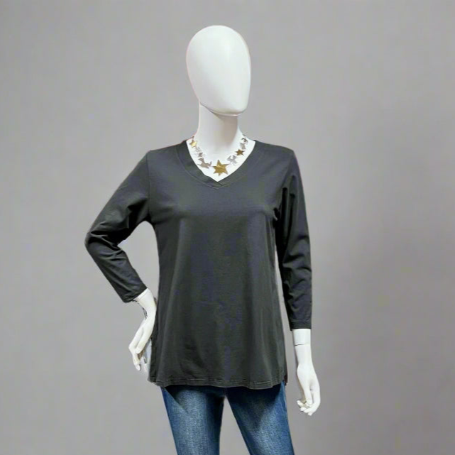 Victoria Susan Wearable Art is a women's clothing boutique in Camden, SC.