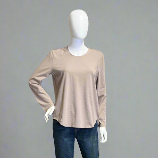 Shop women's clothing and wearable art at Victoria Susan in Camden, SC. 