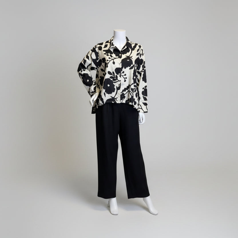 Shop women's clothes and wearable art at Victoria Susan in Camden, SC.