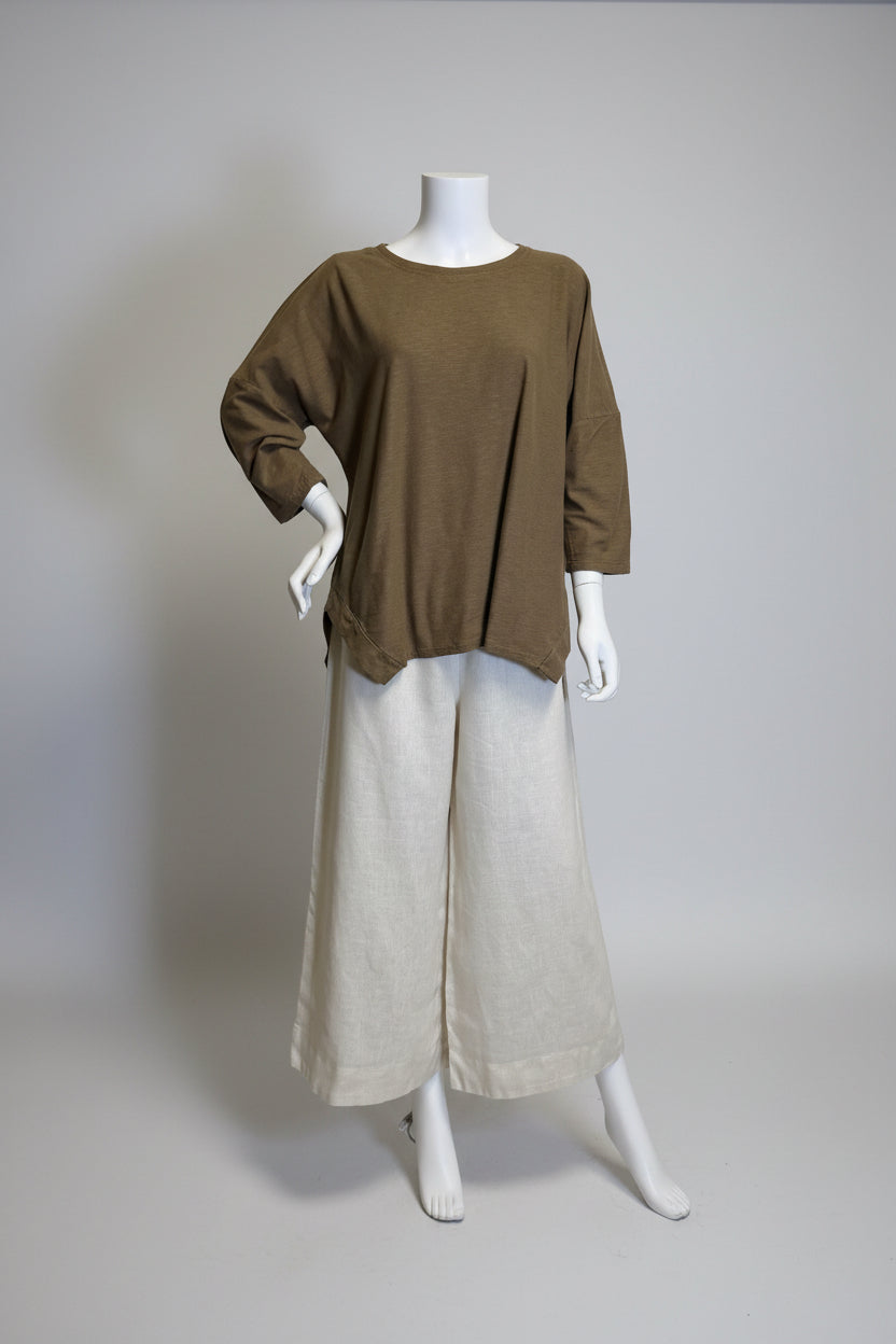 Victoria Susan Wearable Art is a ladies clothing boutique in Camden, SC.