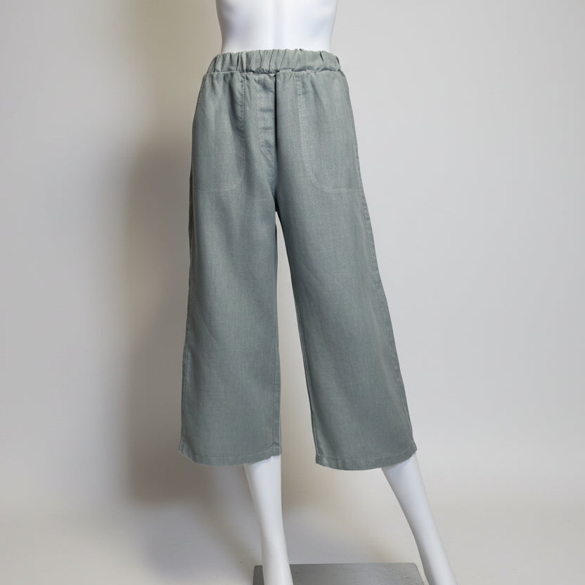Victoria Susan Wearable Art is a ladies clothing boutique in Camden, SC.