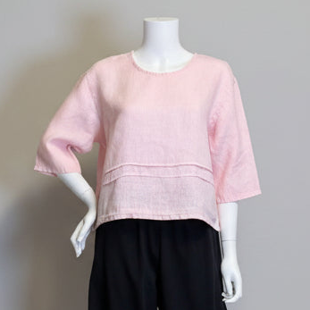 Shop women's clothes and wearable art at Victoria Susan in Camden, SC.