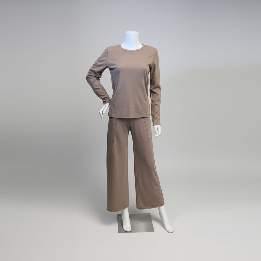 Victoria Susan Wearable Art is a ladies clothing boutique in Downtown Camden, SC.