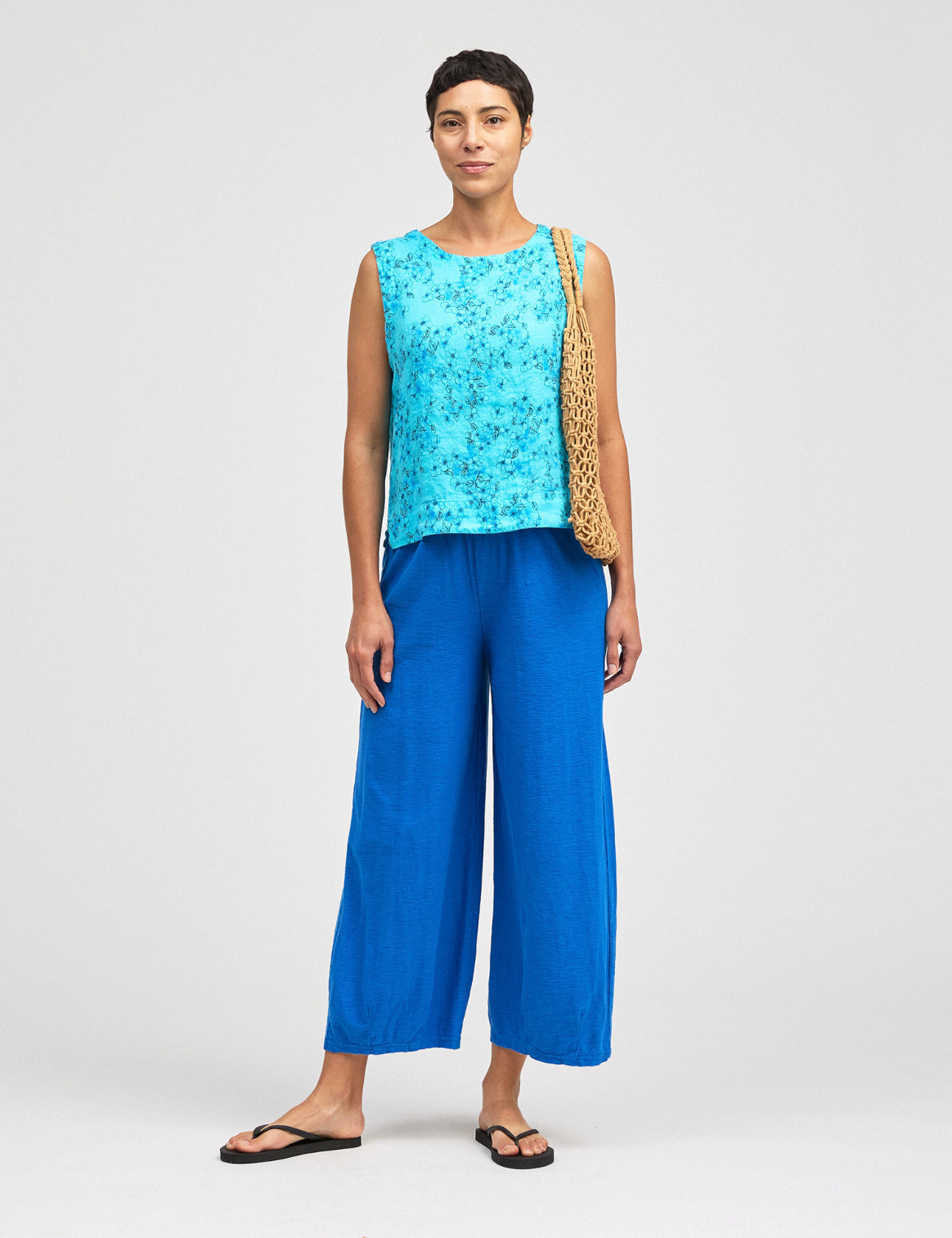 Crop Pant with Darts in by Cut-Loose