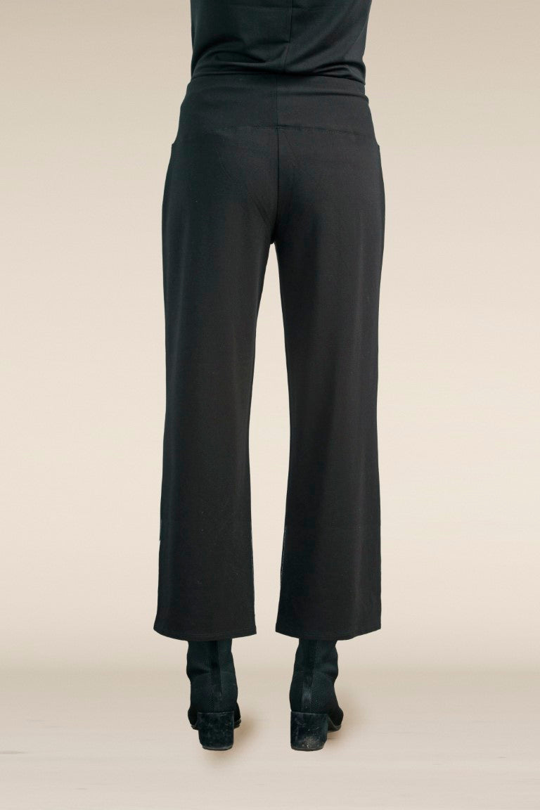 Shop women's clothing and wearable art at Victoria Susan in Camden, SC.